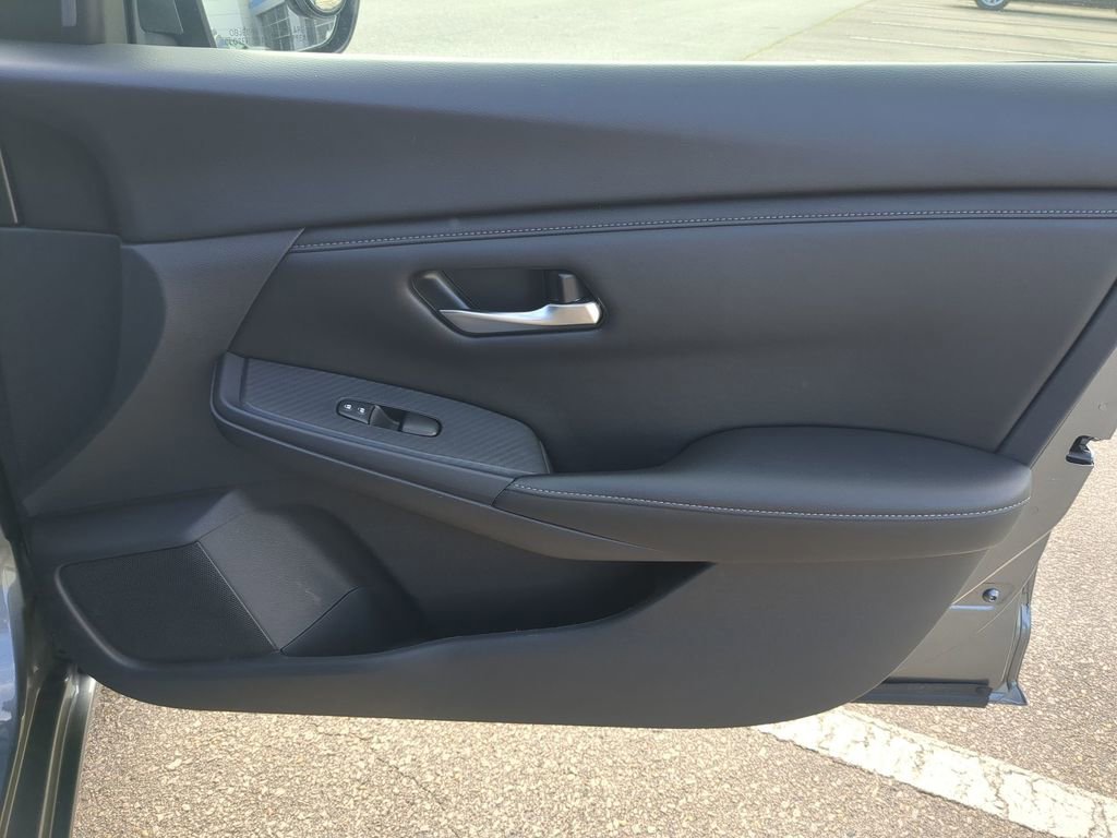 Used 2024 Nissan Sentra SV FWD image 33