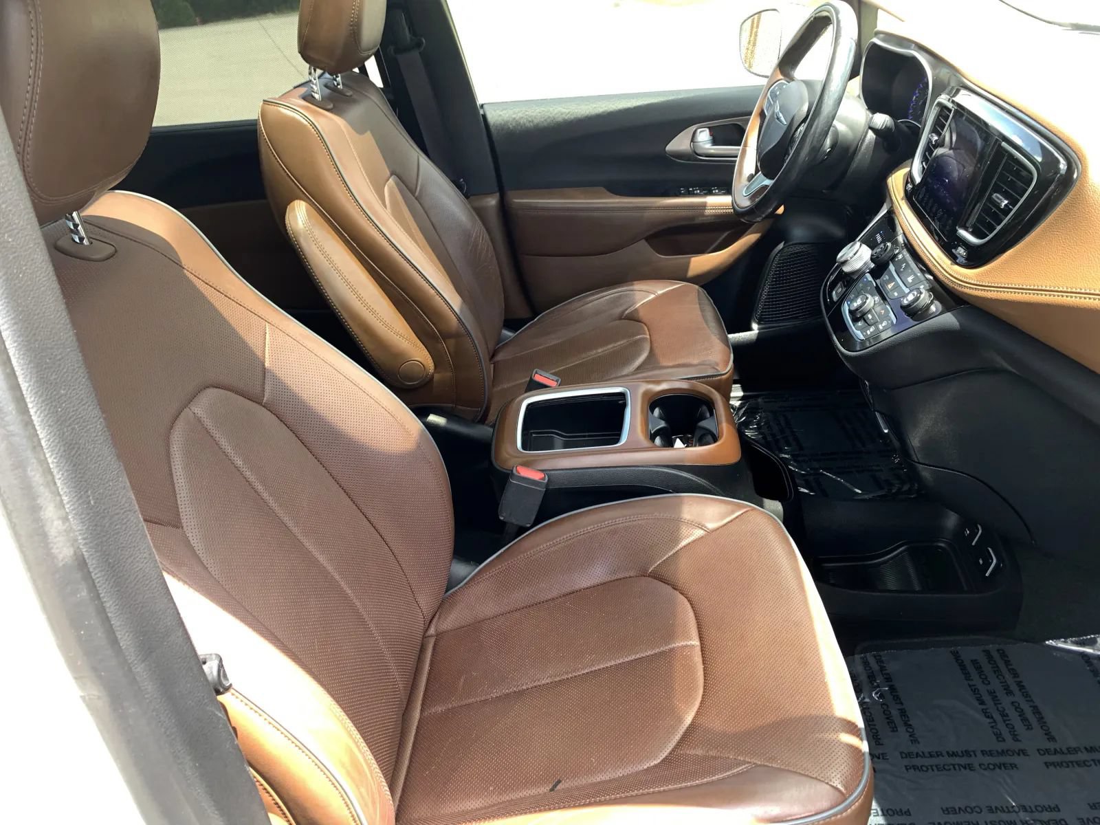 Used 2017 Chrysler Pacifica Limited w/ Advanced Safetytec Group FWD image 18