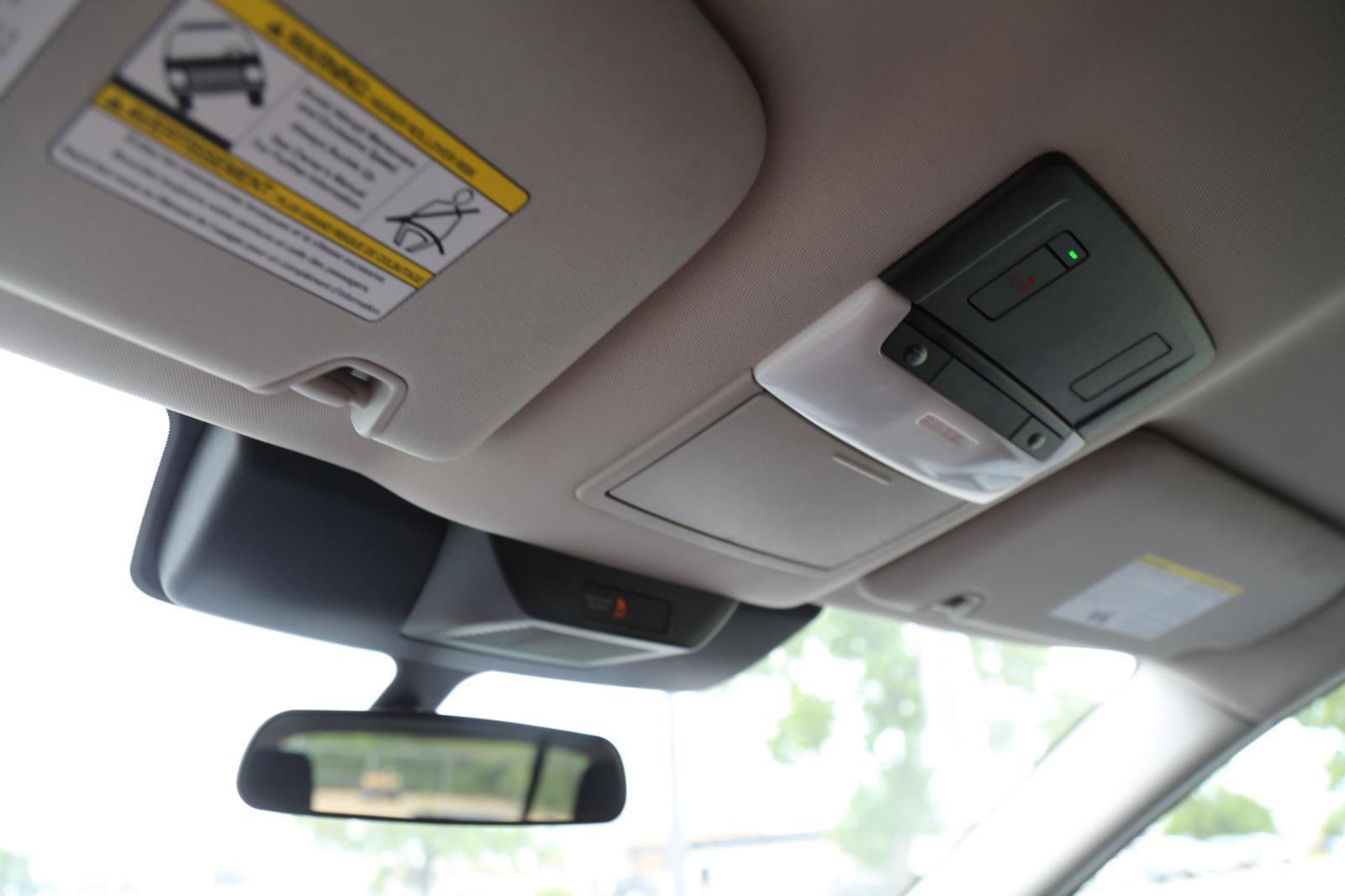 Used 2025 Nissan Pathfinder SV FWD image 15