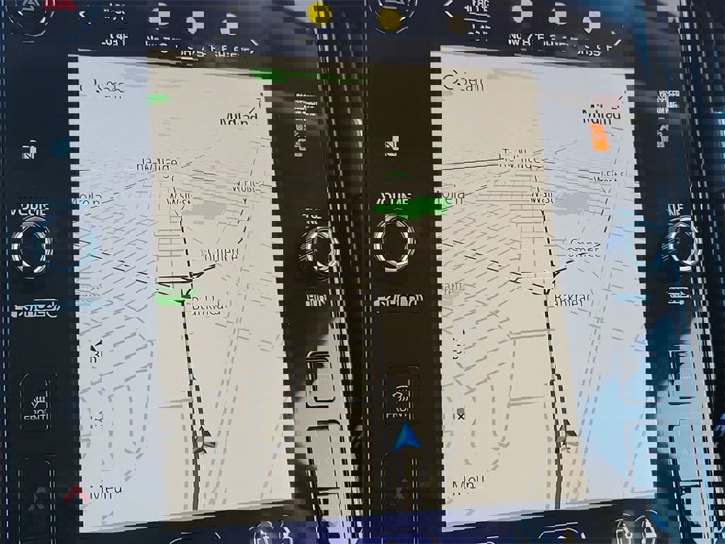 Used 2025 Subaru Ascent Bronze Edition image 19