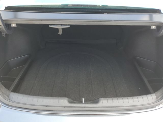 Used 2022 Hyundai Elantra SEL w/ Preferred Accessory Package FWD image 8
