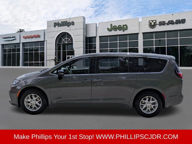 Used 2025 Chrysler Pacifica Select FWD image 6