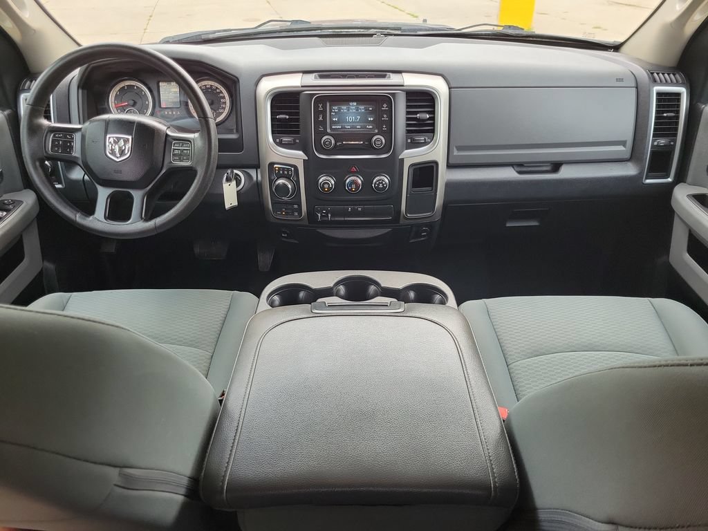 Used 2017 RAM 1500 Classic SLT AWD/4WD image 13