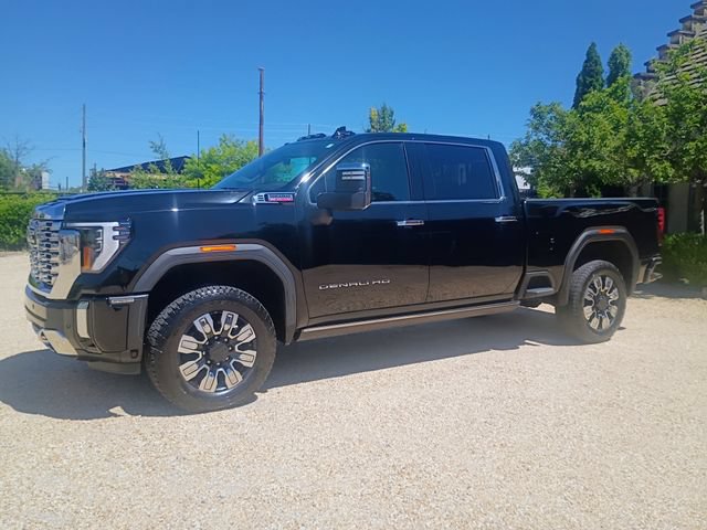 Used 2024 GMC Sierra 2500 Denali w/ Denali Reserve Package AWD/4WD image 5