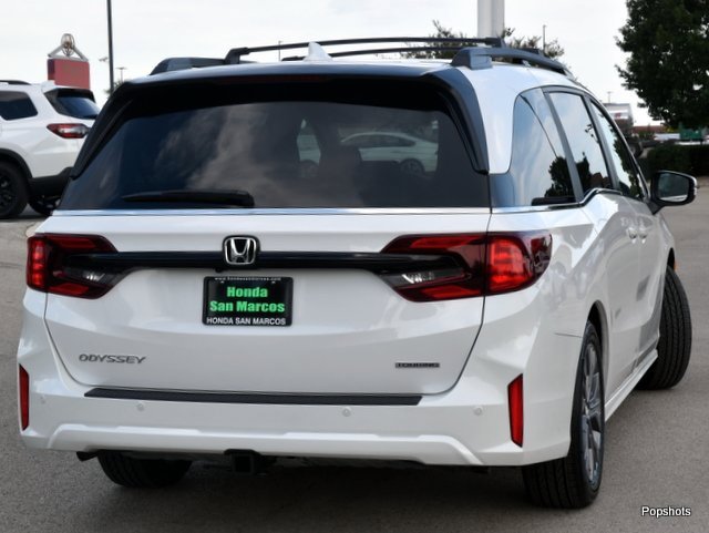 New 2026 Honda Odyssey Touring image 3