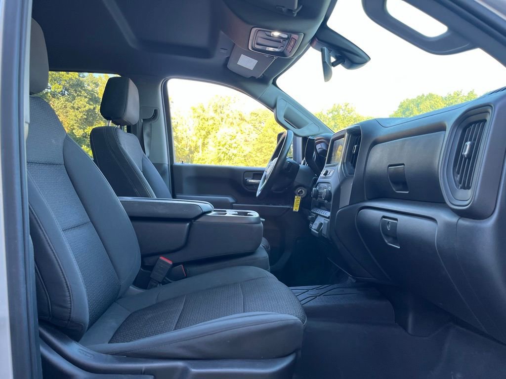 Used 2022 Chevrolet Silverado 2500 Custom w/ Custom Value Package image 11