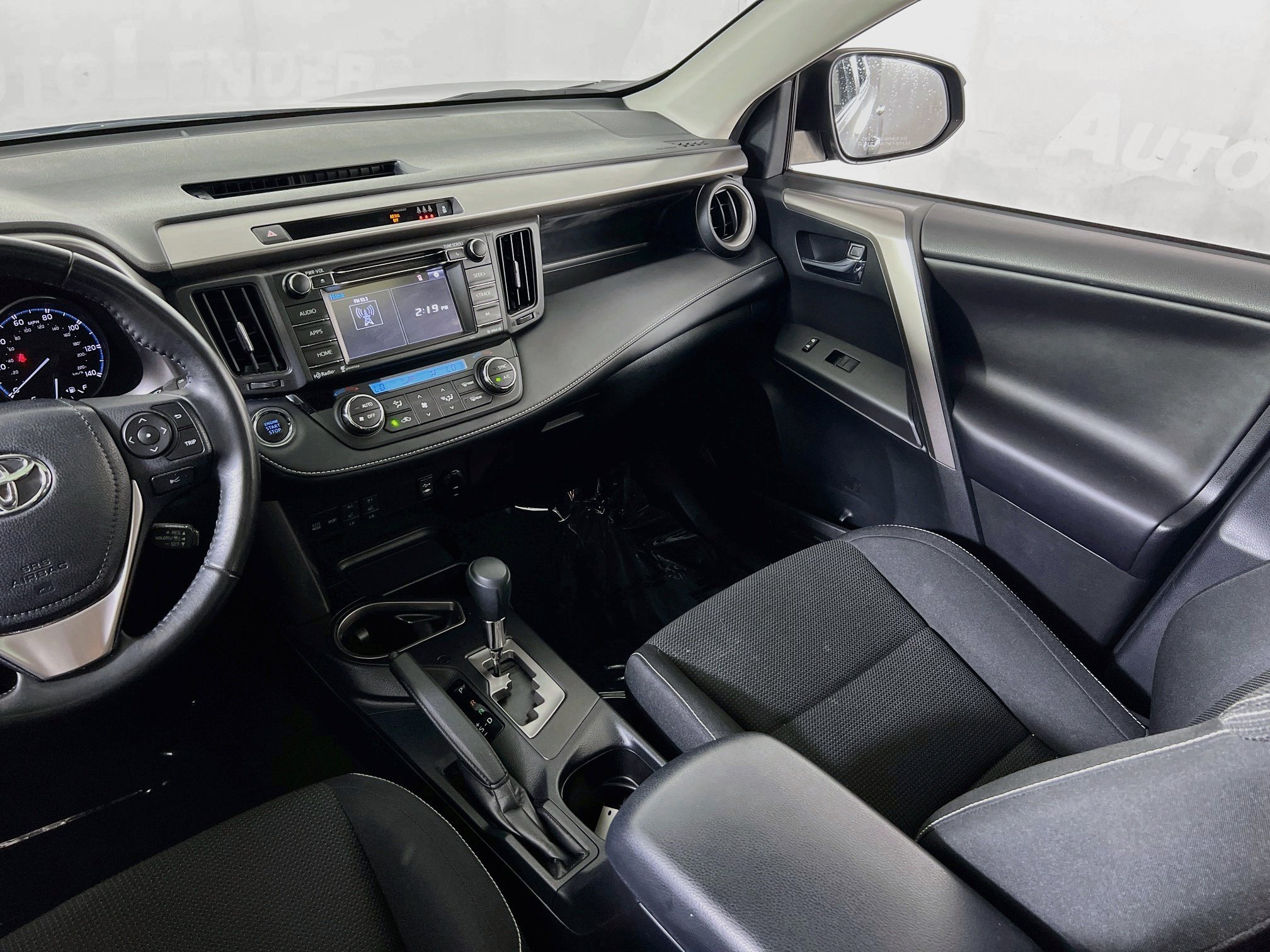 Used 2018 Toyota RAV4 XLE AWD/4WD image 22