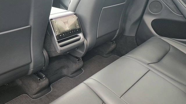 Used 2026 Tesla Model Y Long Range image 17