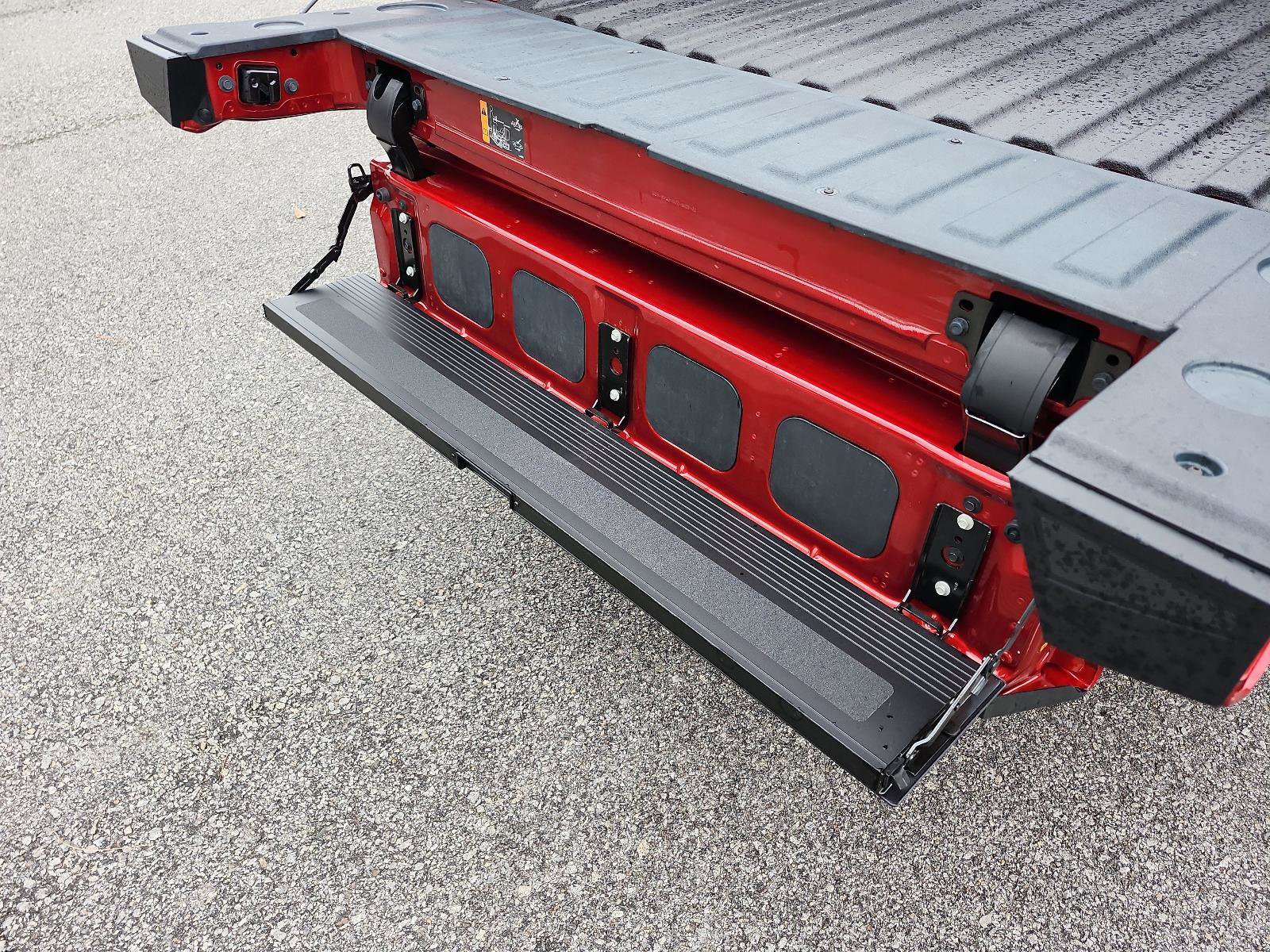 Used 2024 GMC Sierra 1500 AT4 w/ Technology Package image 12