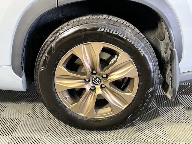 Certified 2023 Toyota Highlander Bronze Edition image 34