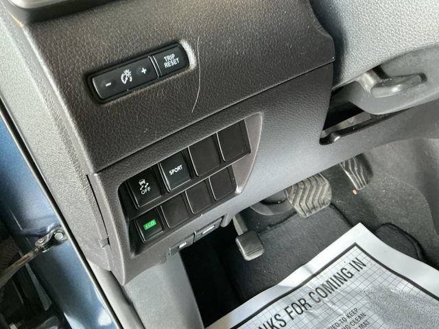 Used 2015 Nissan Rogue SV FWD image 26