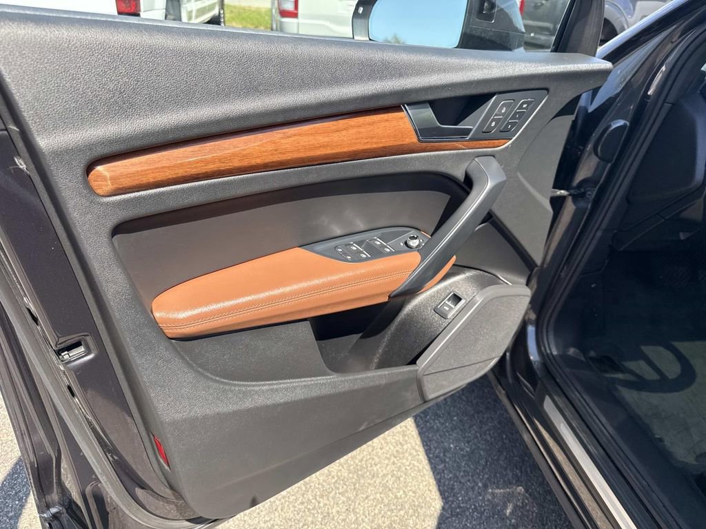 Used 2021 Audi Q5 2.0T Premium Plus AWD/4WD image 18
