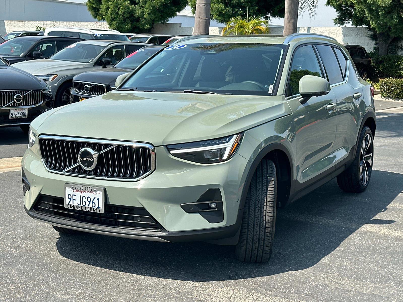 Certified 2024 Volvo XC40 B5 Ultimate w/ Climate Package image 8