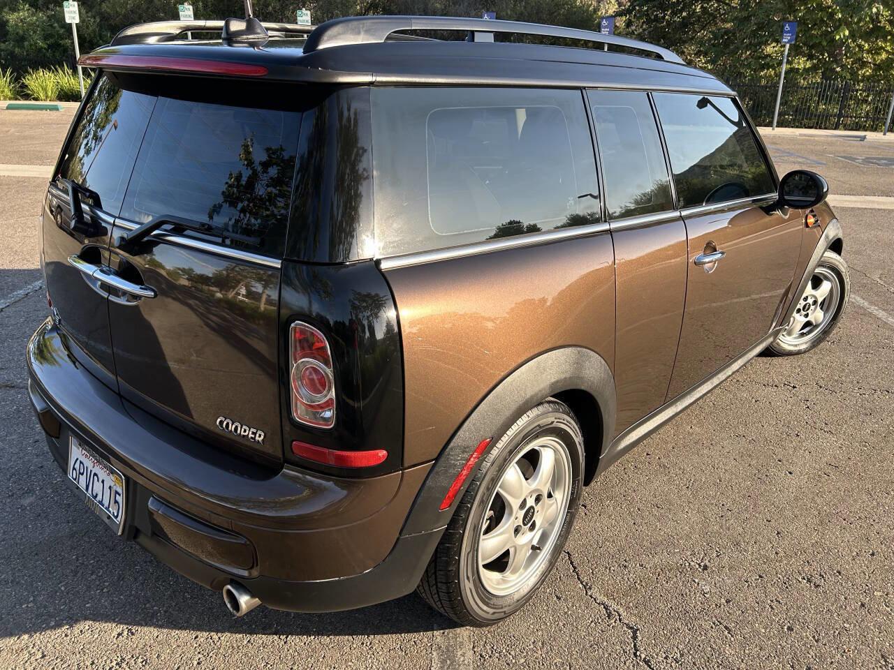Used 2011 MINI Cooper Clubman w/ Premium Pkg image 3