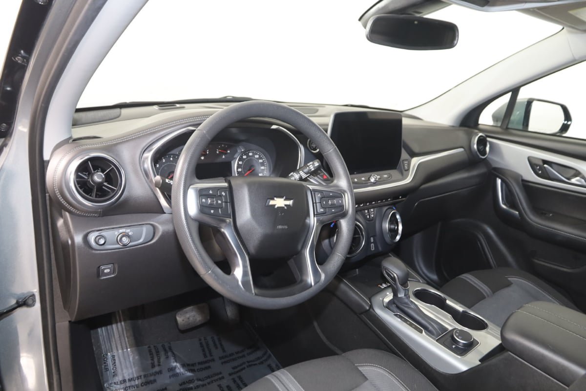 Used 2024 Chevrolet Blazer LT w/ Convenience Package FWD image 24