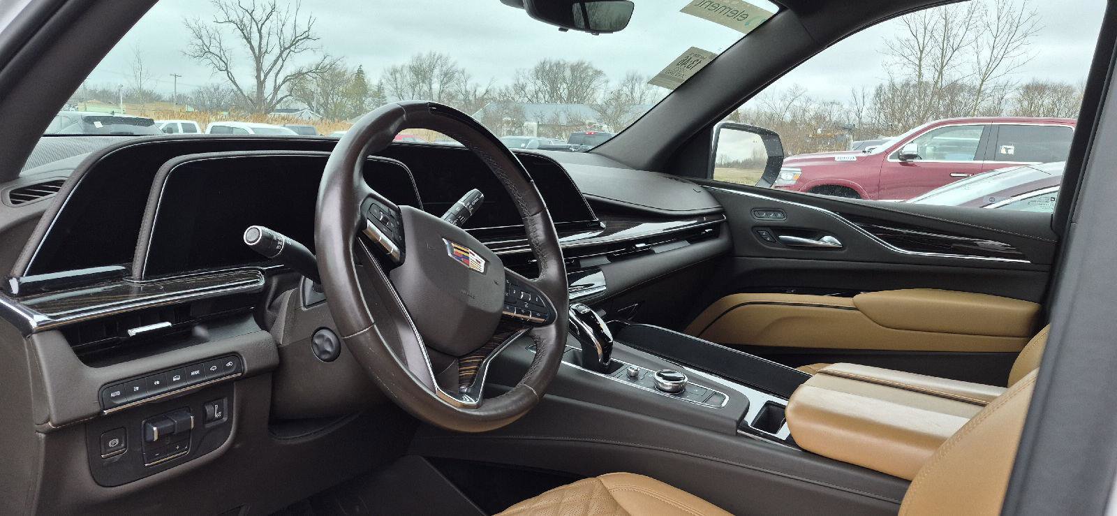 Used 2023 Cadillac Escalade ESV Premium Luxury w/ LPO, Radiant Package image 9