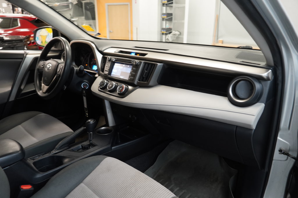 Used 2014 Toyota RAV4 LE AWD/4WD image 33