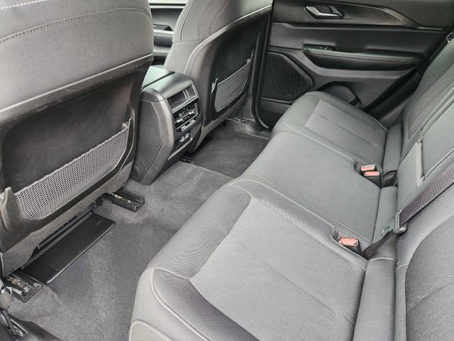 Certified 2025 Jeep Grand Cherokee Laredo w/ Luxury Tech Group I RWD image 28