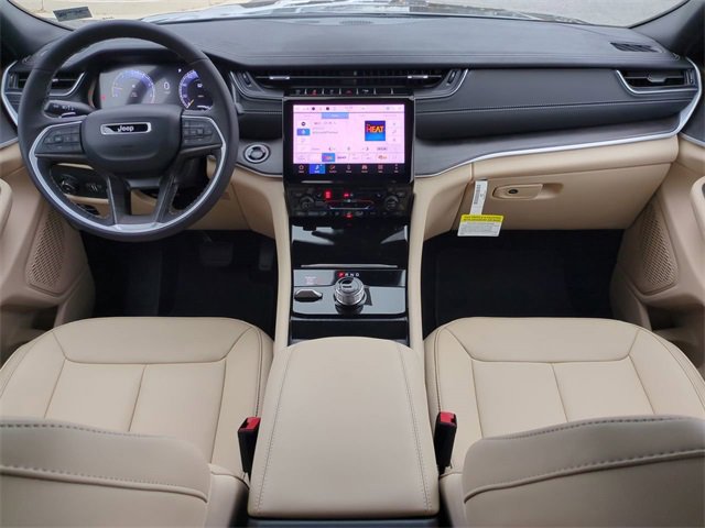 New 2025 Jeep Grand Cherokee Limited w/ Trailer Tow Package image 15