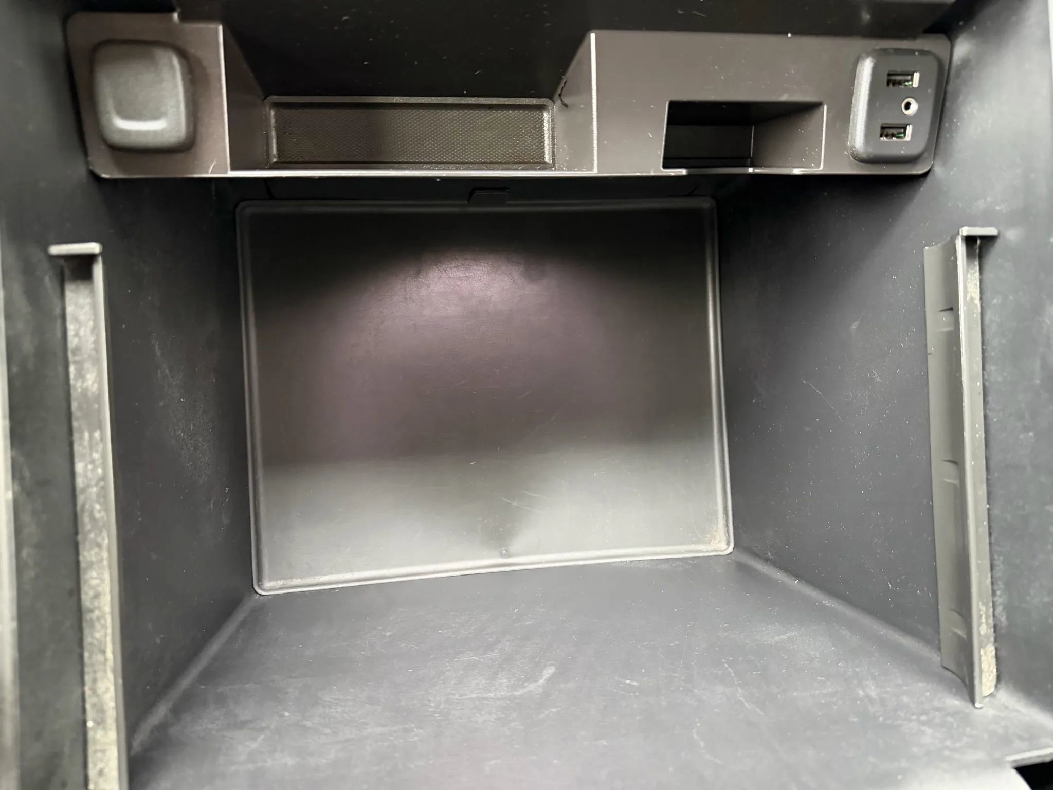 Used 2017 Chevrolet Tahoe LS w/ All-Season Package image 25