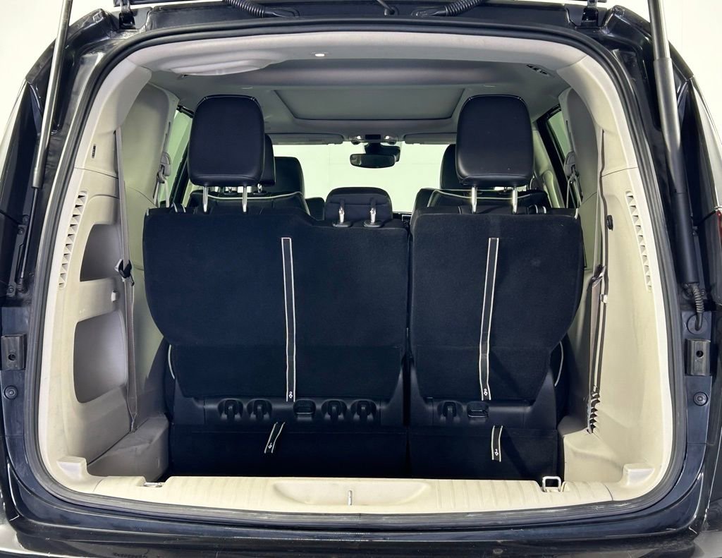 Used 2023 Chrysler Pacifica Limited image 15