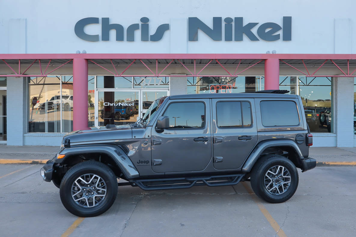 Used 2025 Jeep Wrangler Unlimited Sahara AWD/4WD image 1