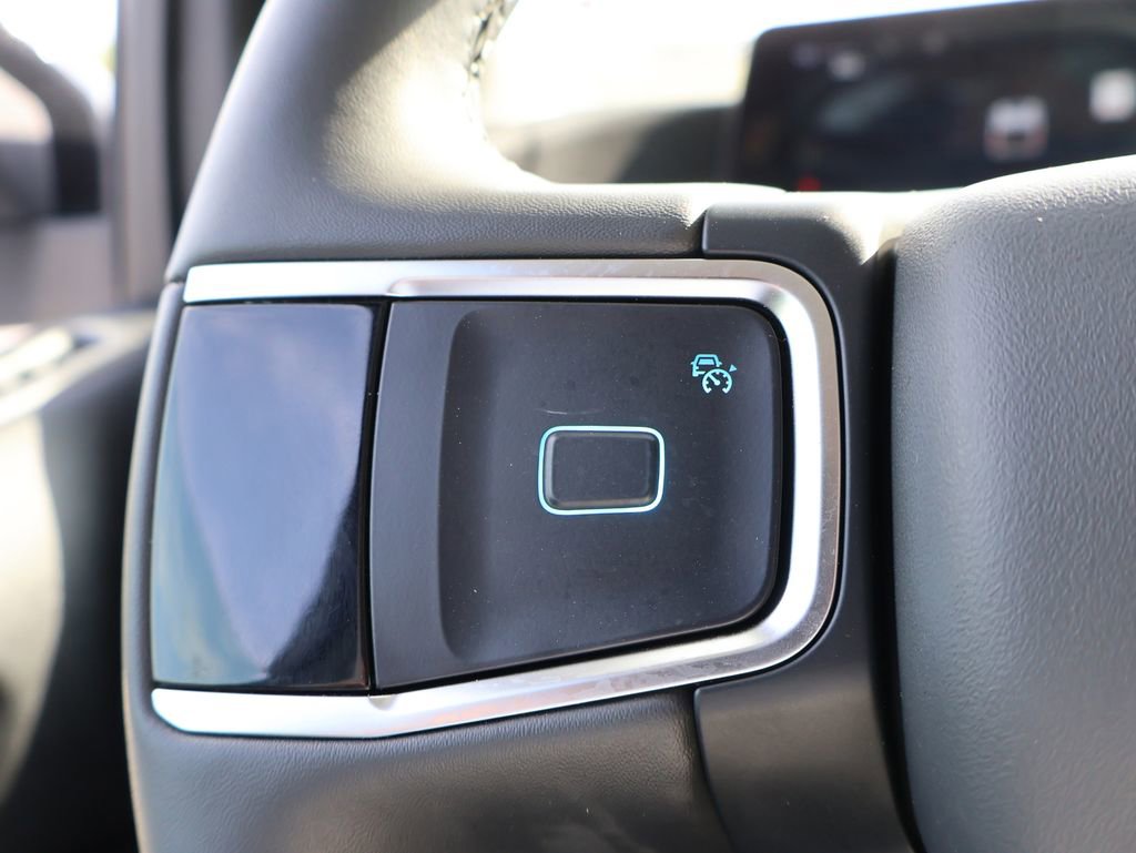 Certified 2025 Ford Expedition Active image 28