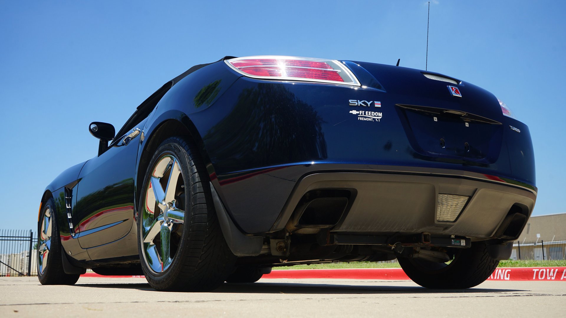 Used 2008 Saturn Sky Red Line RWD image 10