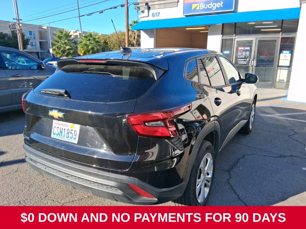Used 2025 Chevrolet Trax LS FWD image 4