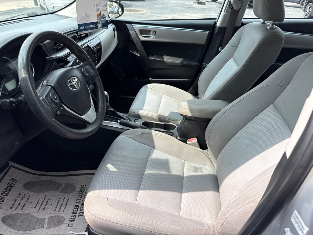 Used 2016 Toyota Corolla LE FWD image 13