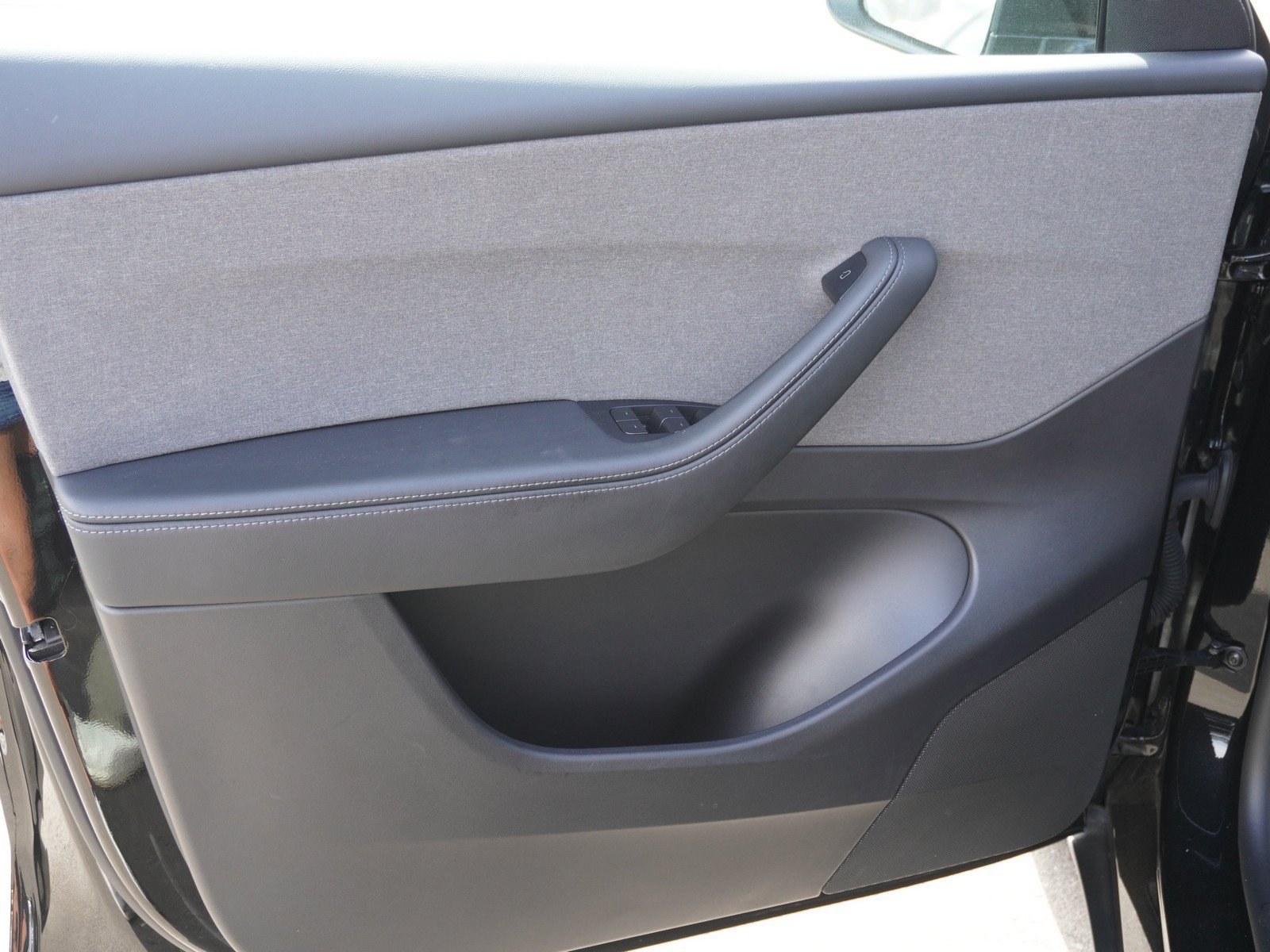 Used 2026 Tesla Model Y 2WD image 17