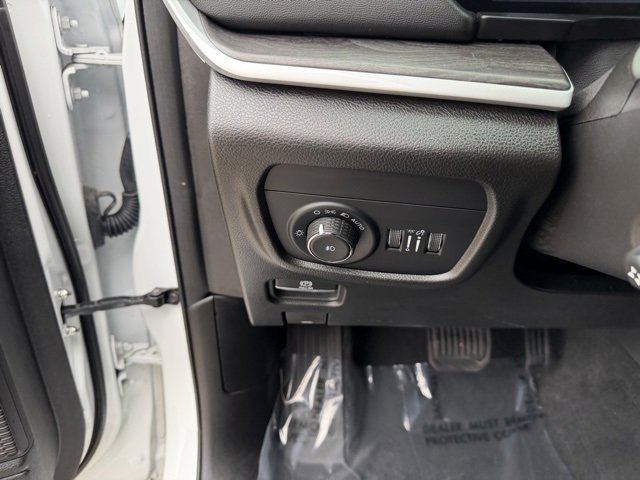 Used 2023 Jeep Grand Cherokee L Limited w/ Luxury Tech Group II image 19