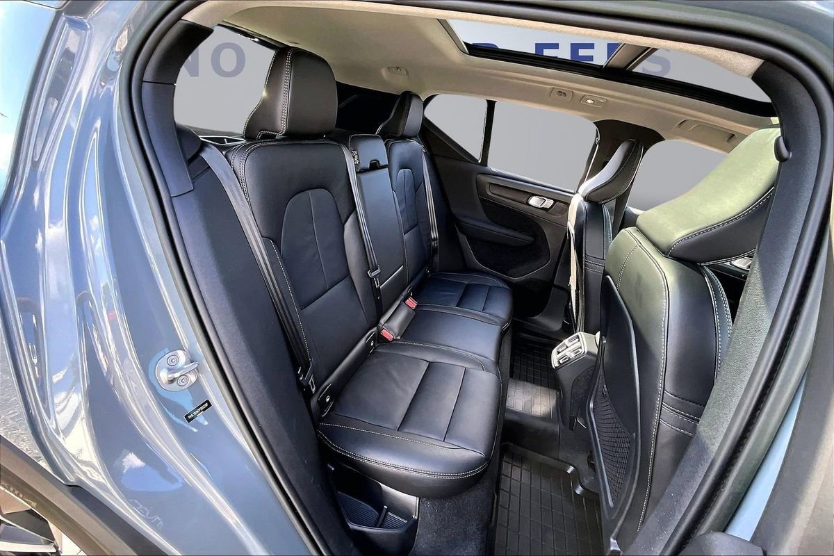 Used 2023 Volvo XC40 B5 Plus w/ Driver Assist Package image 25