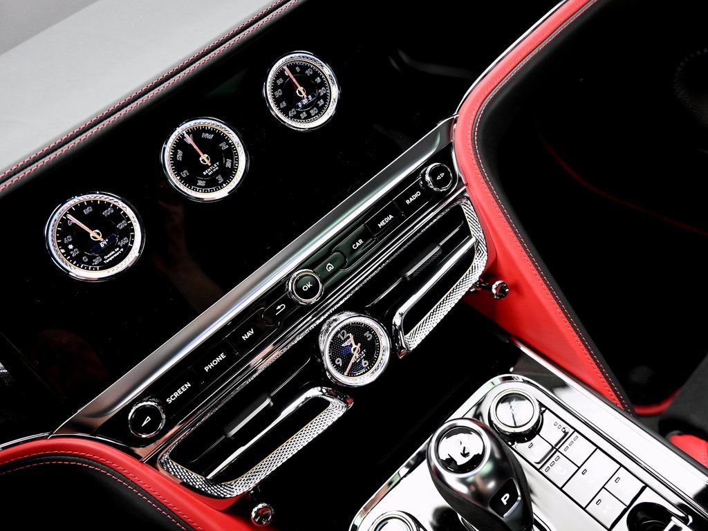 Used 2025 Bentley Flying Spur Plug-In Hybrid AWD/4WD image 17