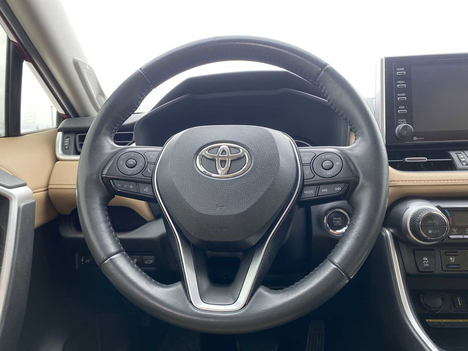 Used 2021 Toyota RAV4 Limited AWD/4WD image 30