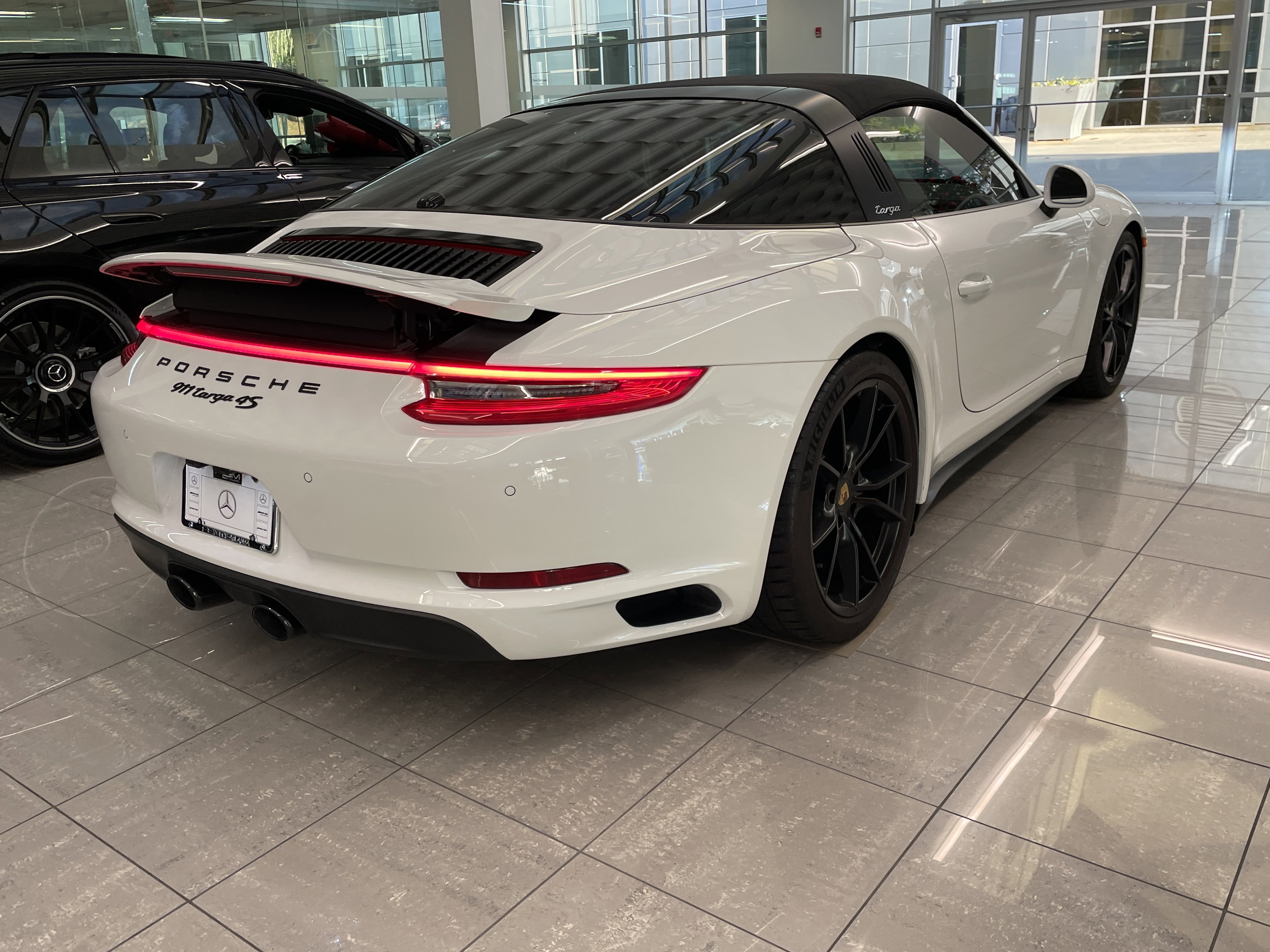 Used 2019 Porsche 911 Targa 4S image 12