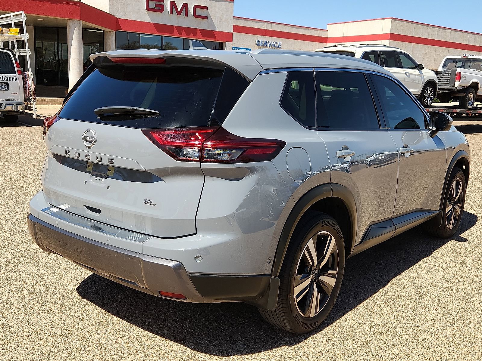 Used 2025 Nissan Rogue SL w/ SL Premium Package image 4