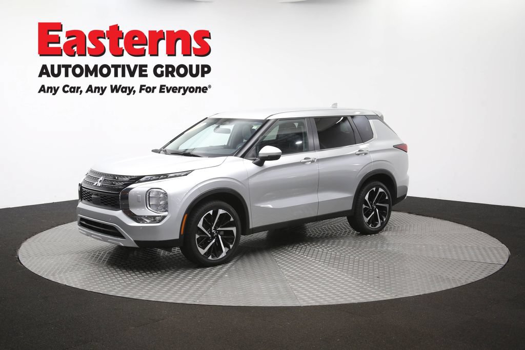 Used 2024 Mitsubishi Outlander SE AWD/4WD image 56