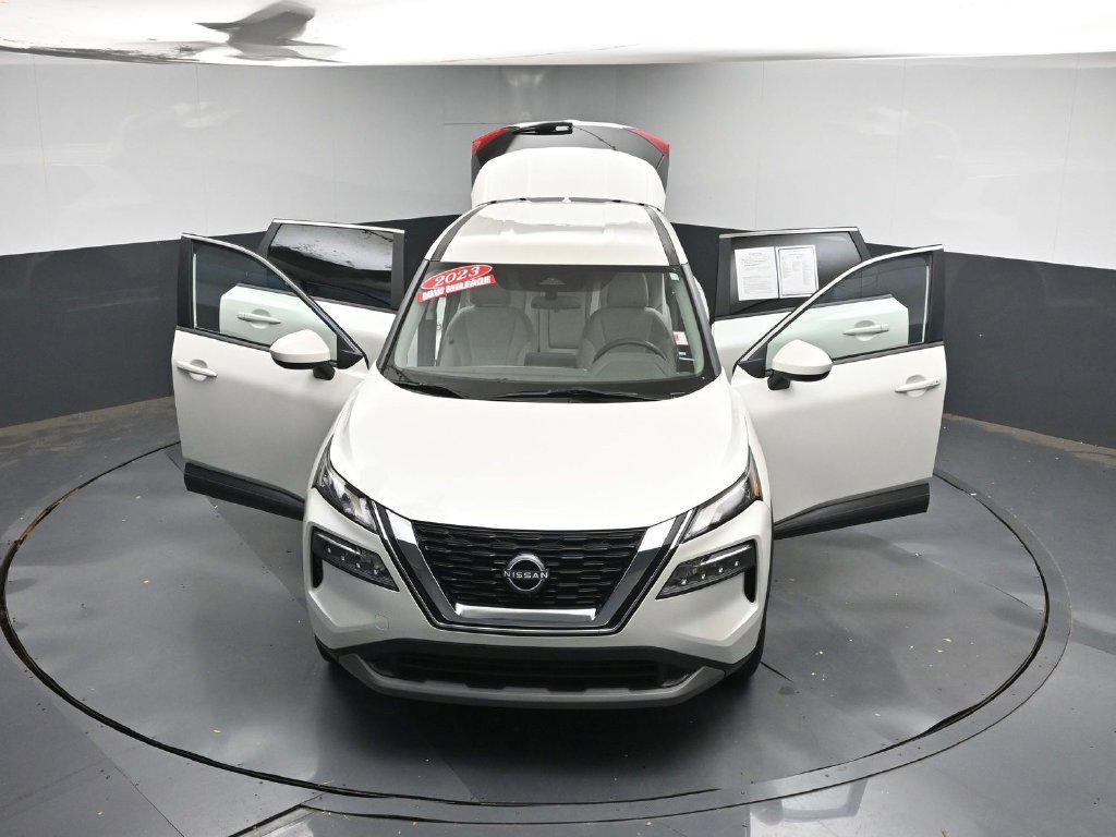 Used 2023 Nissan Rogue SV FWD image 44