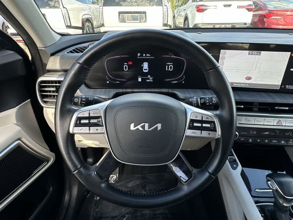 Used 2023 Kia Telluride EX w/ EX Captain's Chair Package FWD image 15