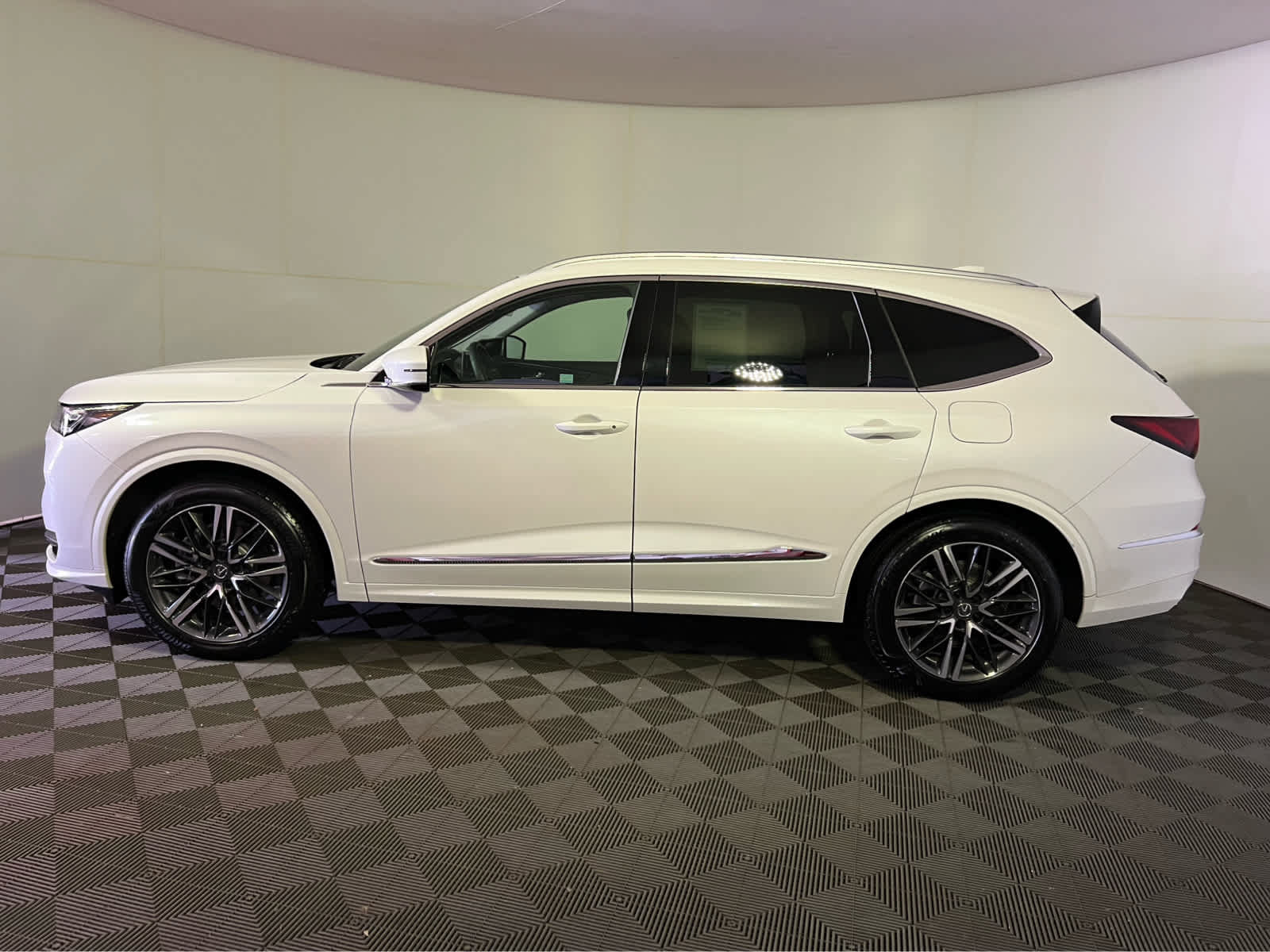 Used 2026 Acura MDX w/ Advance Package AWD/4WD image 4