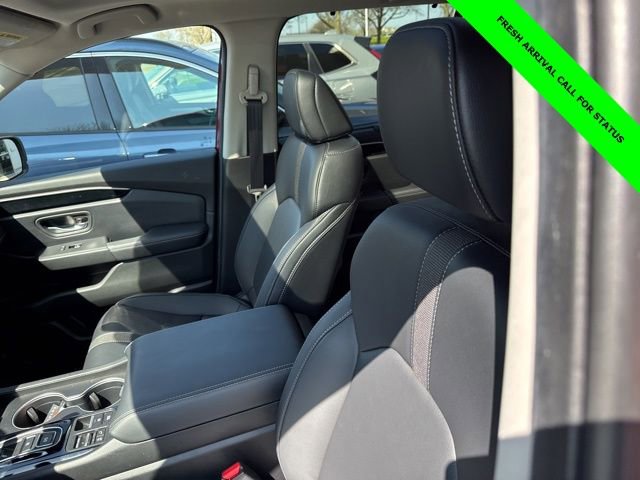 Certified 2025 Honda Pilot Touring image 14