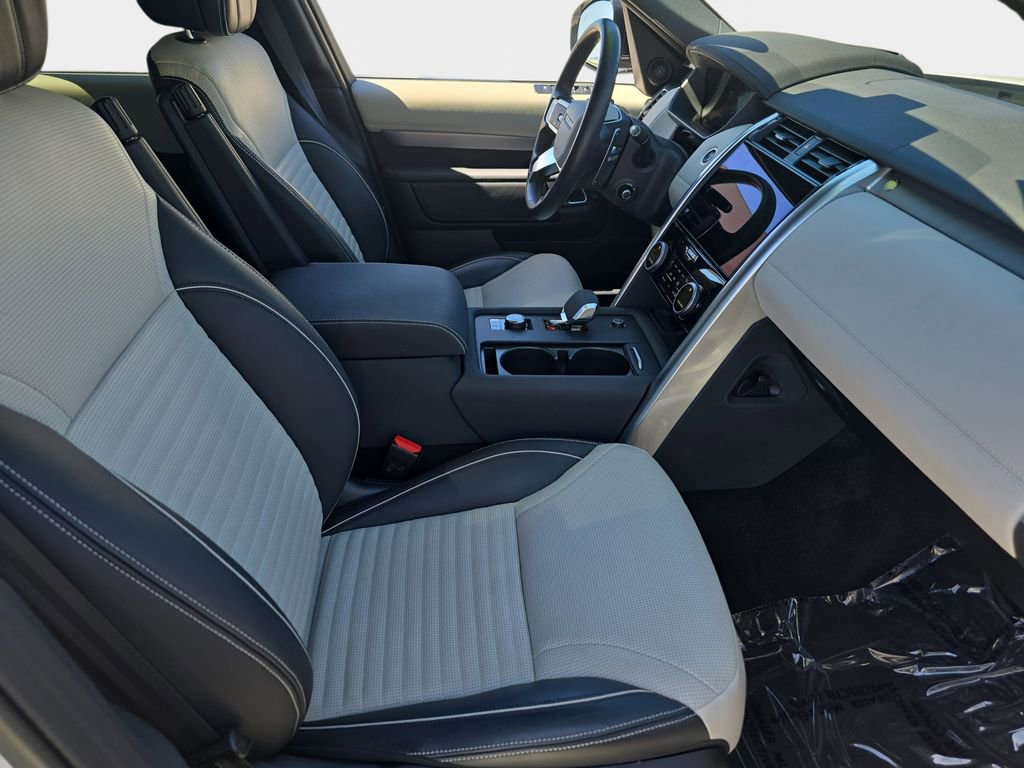 Certified 2023 Land Rover Discovery HSE R-Dynamic image 10