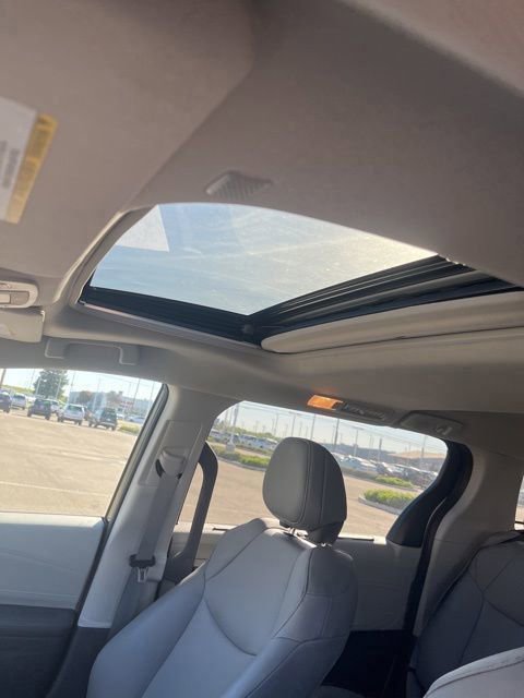 Used 2023 Toyota Sienna XLE image 15