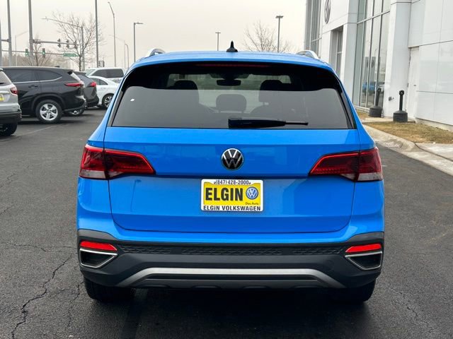 Certified 2024 Volkswagen Taos SE image 5