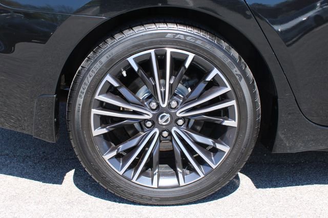 Used 2016 Nissan Maxima Platinum image 38