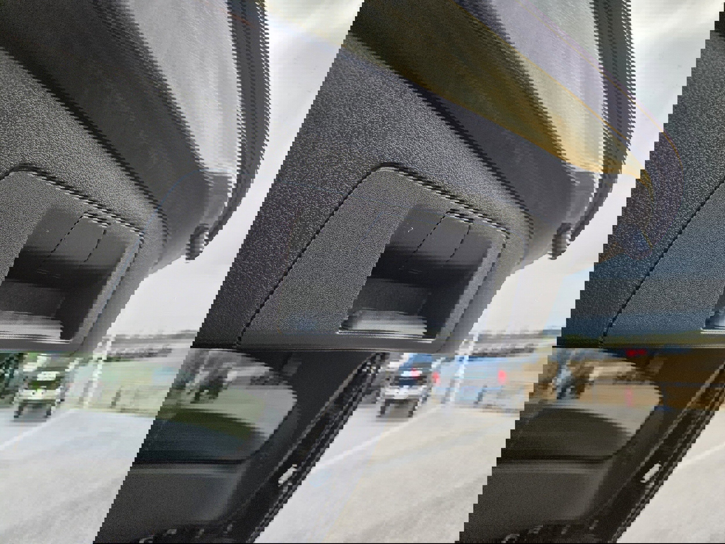 Used 2025 Buick Envision Preferred image 26