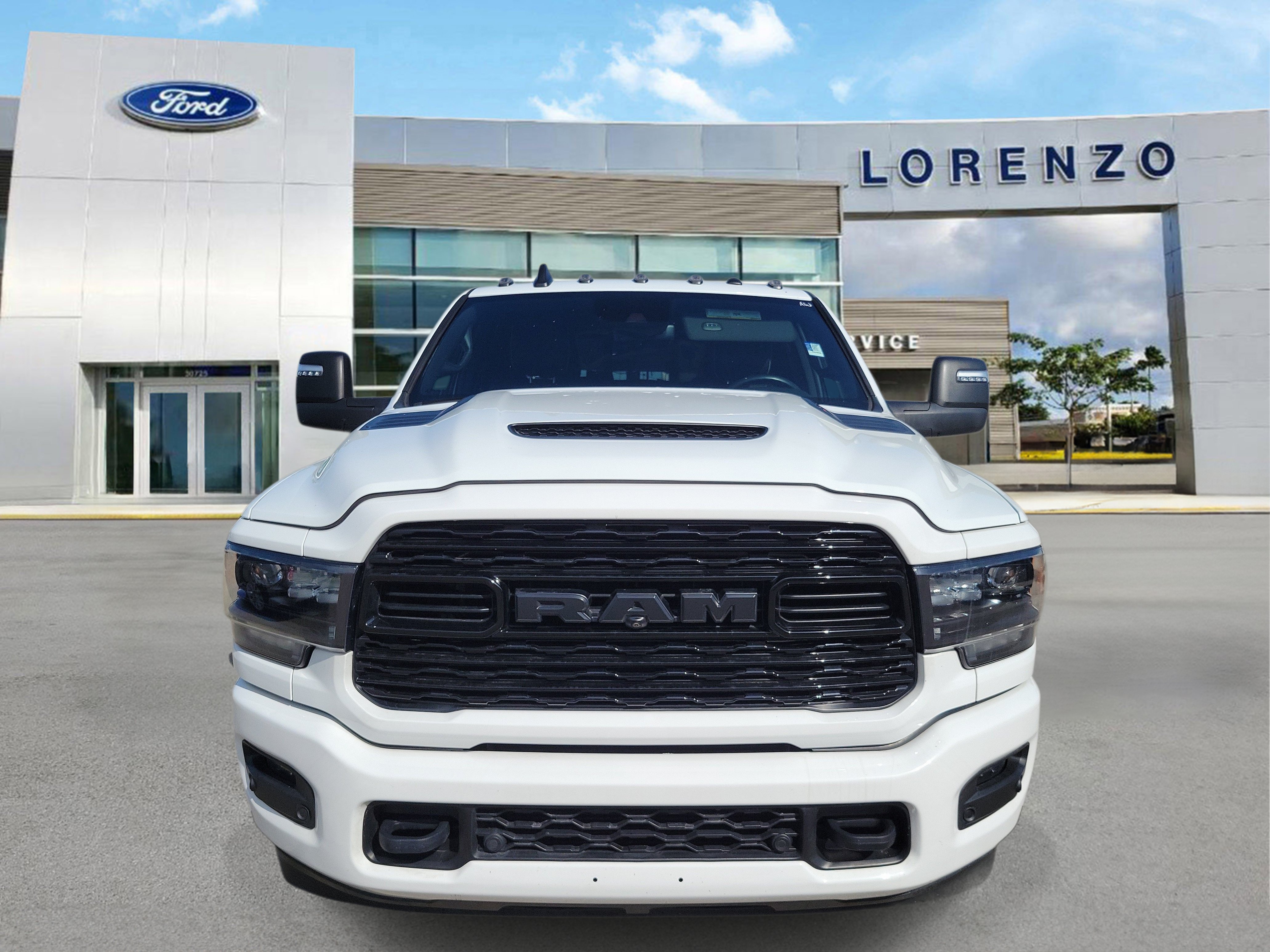 Used 2024 RAM 3500 Limited AWD/4WD image 2