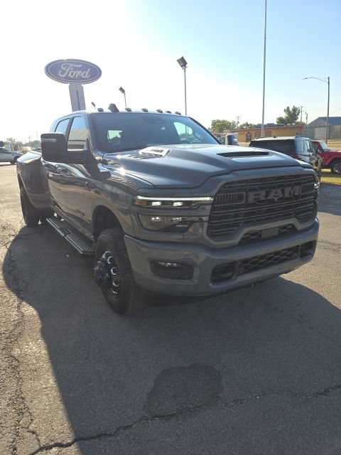 New 2027 RAM 3500 Laramie AWD/4WD image 4