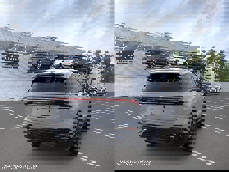 New 2026 Lincoln Nautilus Premier w/ Equipment Group 102A image 8